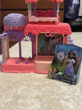 B1G2F 🚨 Disney Encanto Isabela Madrigal Playset - Pink & Purple